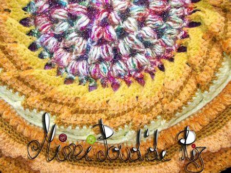 Trousse banane tournesol ....pour over the rainbow DSCN0009