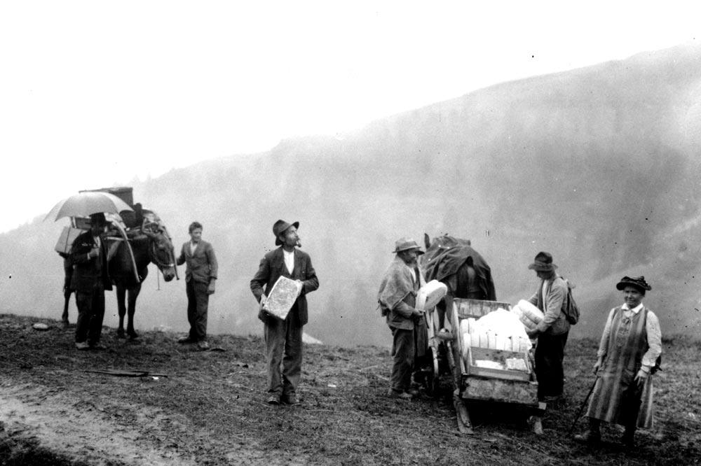 Chemin de la transhumance: dans les pas des Anciens, entre Salquenen et Crans-Montana Chemin de la transhumance: dans les pas des Anciens, entre Salquenen et Crans-Montana