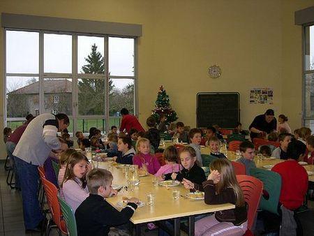 Cantine scolaire et les familles prioritaires : exemplaire pensée unique Cantine
