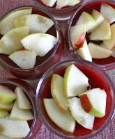 VERRINES DE PERLES DU JAPON AU COULIS DE FRAMBOISES GÉLIFIÉ ET BRUGNONS VERRINES DE PERLES DU JAPON AU COULIS DE FRAMBOISES GÉLIFIÉ ET BRUGNONS