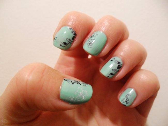 Manucure d'été: vert pâle/végétation. SAM_6193.JPG
