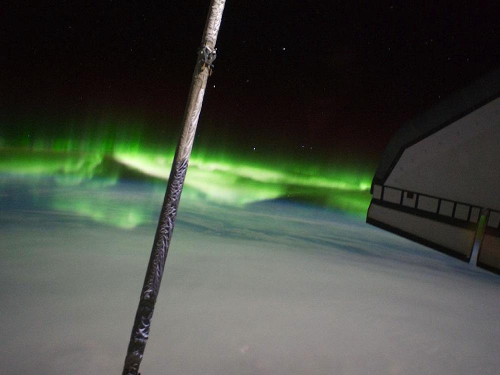 Aurore australe photographiée de l'espace