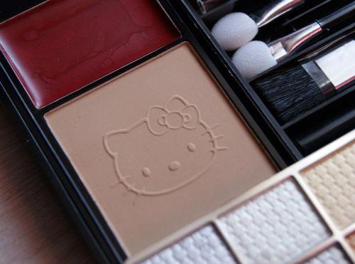 Maquillage Hello Kitty 1.JPG