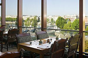 Benkay tables coté Seine