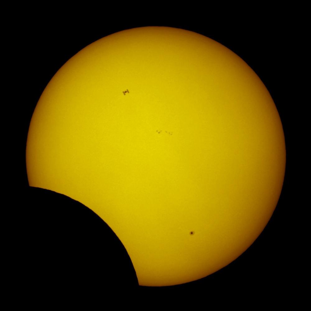 eclipse110104_solar_transit
