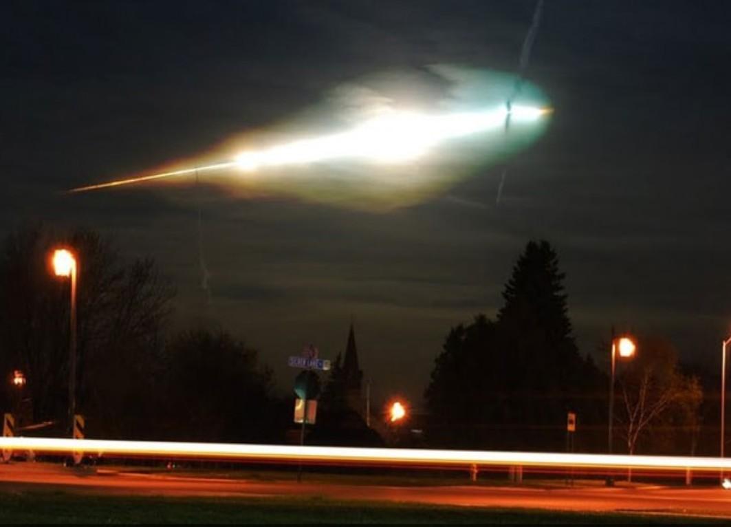 Une mystérieuse explosion dans le ciel breton le 19 juillet matin, le coupable une météorite ? Mysterieuse-explosion-ciel-breton-19-juillet--L-H1iqK3