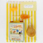 Pochettes surprise versus Petites surprises Pochettes surprise versus Petites surprises