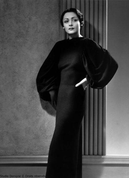 026-Gres MADAME GRES - LA COUTURE A L'OEUVRE