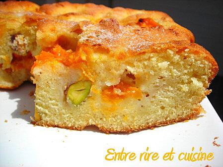 Gâteau aux abricots vanillés et aux éclats de pistaches DSCN9520.JPG