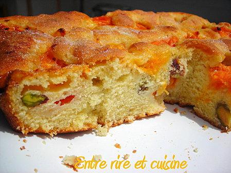 Gâteau aux abricots vanillés et aux éclats de pistaches DSCN9521.JPG