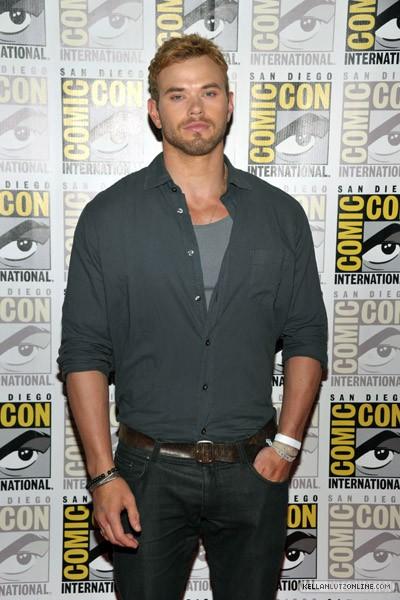 Kellan et Kristen,promotion des films! Image hosted by uppix.net