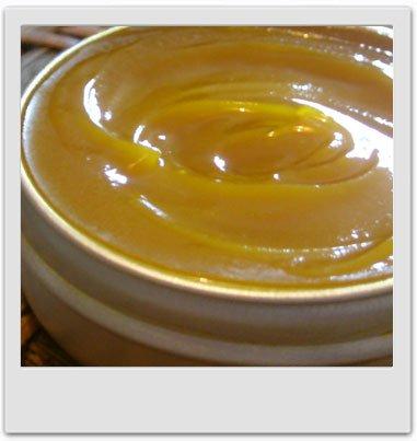 Baume voluptueux aux cires florales précieuses de rose et de jasmin Baume voluptueux aux cires florales précieuses de rose et de jasmin