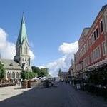 Kristiansand : Vers la place de l'église qui est aussi la place du marché CIMG6055.JPG