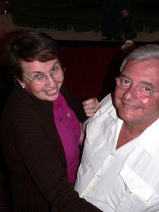 Florence et les cupcakes on danse, mais avec un pull