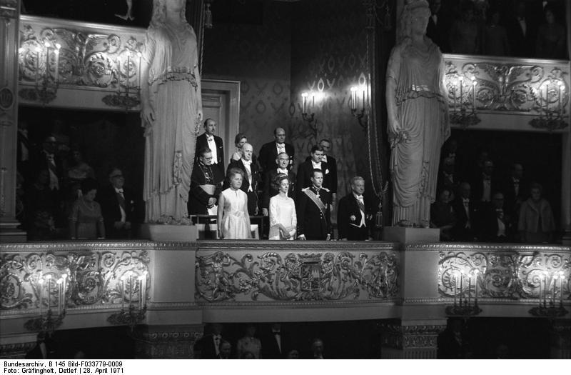 File:Bundesarchiv B 145 Bild-F033779-0009, München, Staatsbesuch König von Belgien.jpg