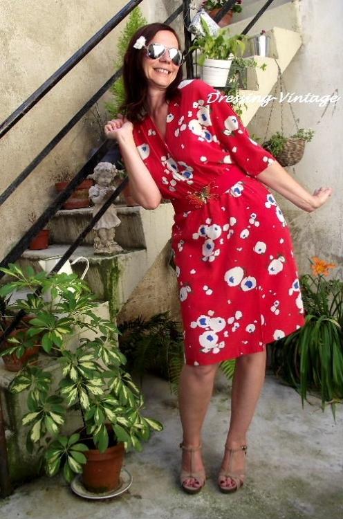 robe-vintage-60-rouge--fleurs-fait-main2.jpg