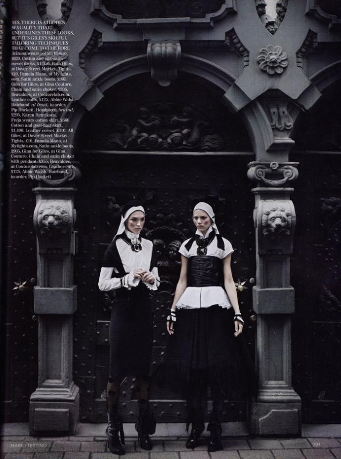 Arizona Muse & Freja Beha Erichsen par Mario Testino pour Vogue UK Septembre 2011 photo Arizona Muse Freja Beha Erichsen par Mario Testino pour Vogue UK Septembre 2011 3