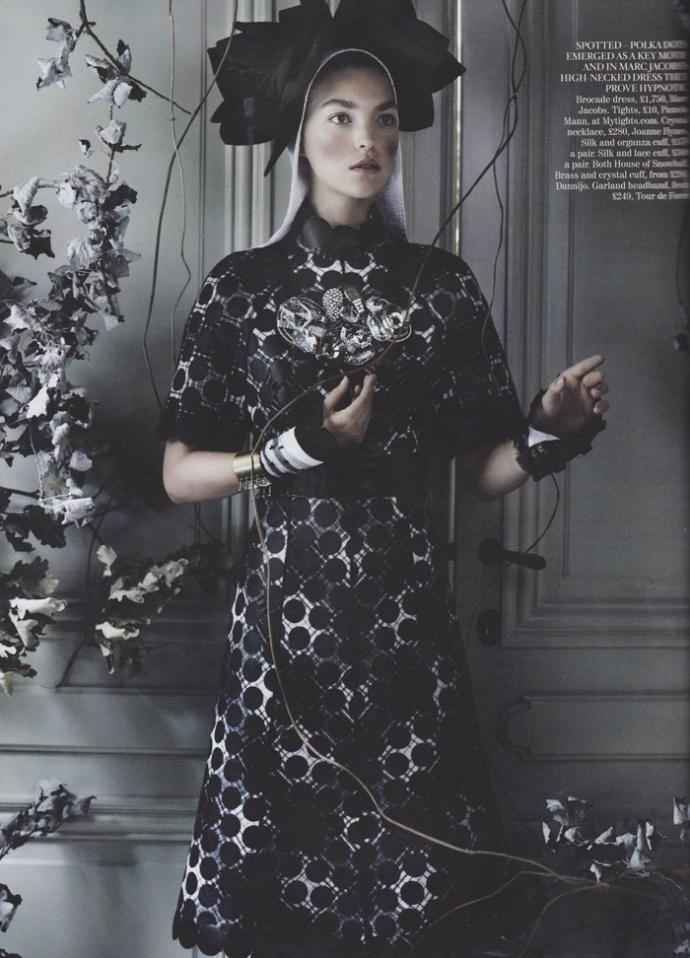 Arizona Muse & Freja Beha Erichsen par Mario Testino pour Vogue UK Septembre 2011 photo Arizona Muse Freja Beha Erichsen par Mario Testino pour Vogue UK Septembre 2011 4