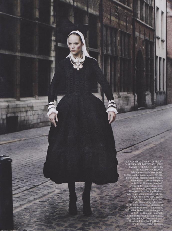 Arizona Muse & Freja Beha Erichsen par Mario Testino pour Vogue UK Septembre 2011 photo Arizona Muse Freja Beha Erichsen par Mario Testino pour Vogue UK Septembre 2011 11