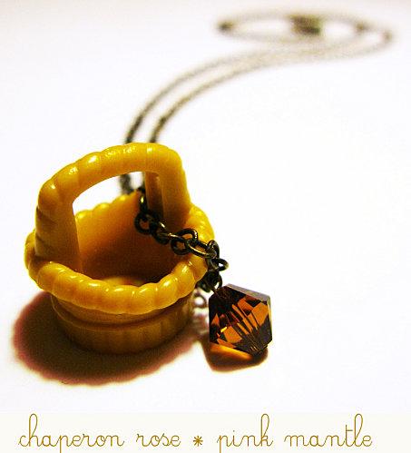 bijou-jouet-collier-panier.jpg