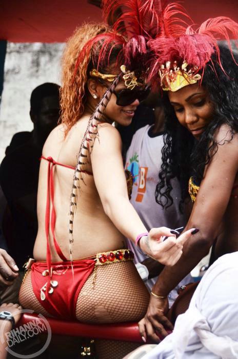 KAYRHYTHM NEWS : NEWS SUR LE NOUVEL ALBUM DE RIHANNA + PHOTOS SEXY AU CARNAVAL DE BARBADE / NOUVELLE PUBLICITE DE BEYONCE POUR L’OREAL / LADY GAGA EN STUDIO AVEC TONY BENNET / SOULJA BOY EN DETTES / BRANDY PARLE D’UN NOUVEAU SHOW DE RECHERCHE DE TALENT