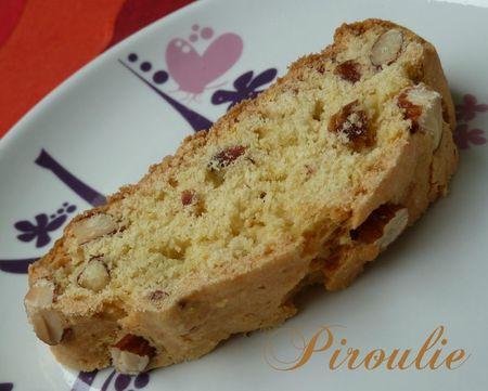 Boulou aux amandes et aux raisins secs de Diane P1060367