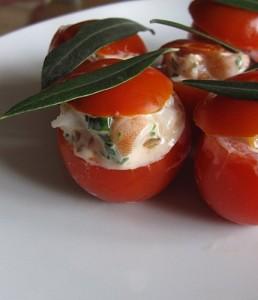 Tomates-cocktail-farcies-aux-crevettes--2- Tomates cocktail farcies aux crevettes – de Saveursetfantaisies