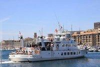 BLACK UNICORN'S BOAT (LE BATEAU DE LA LICORNE NOIRE) BLACK UNICORN'S BOAT (LE BATEAU DE LA LICORNE NOIRE)