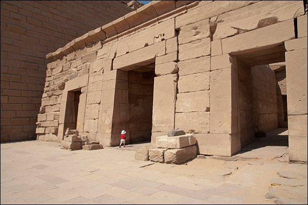 Karnak-ouf--une-touriste--.jpg
