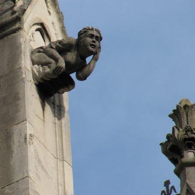 Qui s'y frotte s'y pique (86) Qui s'y frotte s'y pique (86)