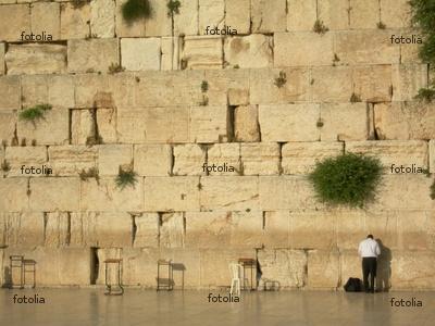 Israël : profanation honteuse du Mur des lamentations.