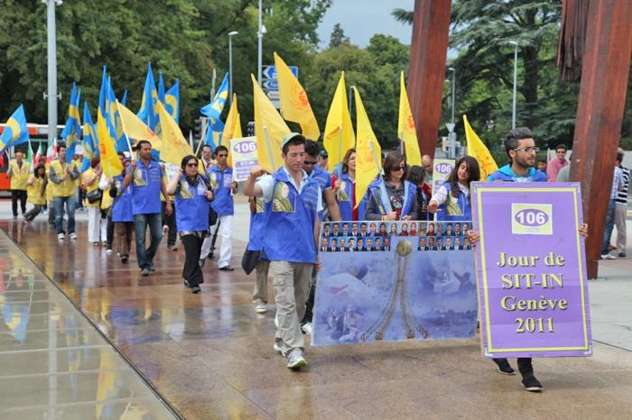 106 jours de sit-in pour les iraniens et 0 couvertures médiatique!!! 20110806_8750-ssssss1111.jpg