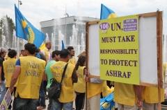 106 jours de sit-in pour les iraniens et 0 couvertures médiatique!!! 1010188803.jpg