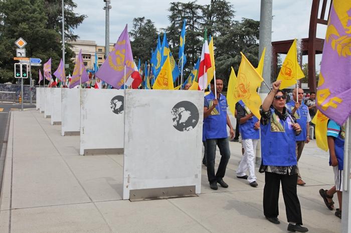 106 jours de sit-in pour les iraniens et 0 couvertures médiatique!!! 20110806_8740-ssssss1111.jpg