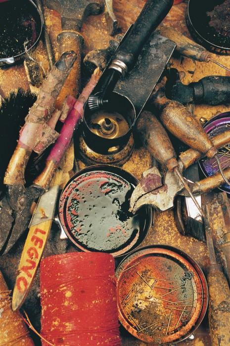 outils berluti 465x700 Dossier : Berluti   Queen of Shoes