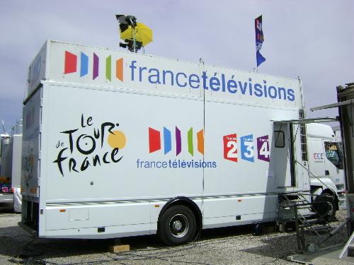 Audiences télévision historiques cet été 2011 Eté 2011 : la TV a réalisé des records d’audiences historiques ! + 30 minutes en un an… Dommage pour les annonceurs qui n’ont pas voulu investir en été, comme l’agence TVLowCost le recommande