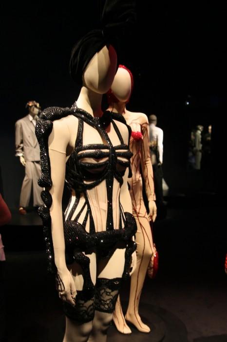 Jean Paul Gaultier Montréal Exposition 9 466x700 « De la Rue aux Étoiles, la Planète Mode de Jean Paul Gaultier » : impressions sur lexposition