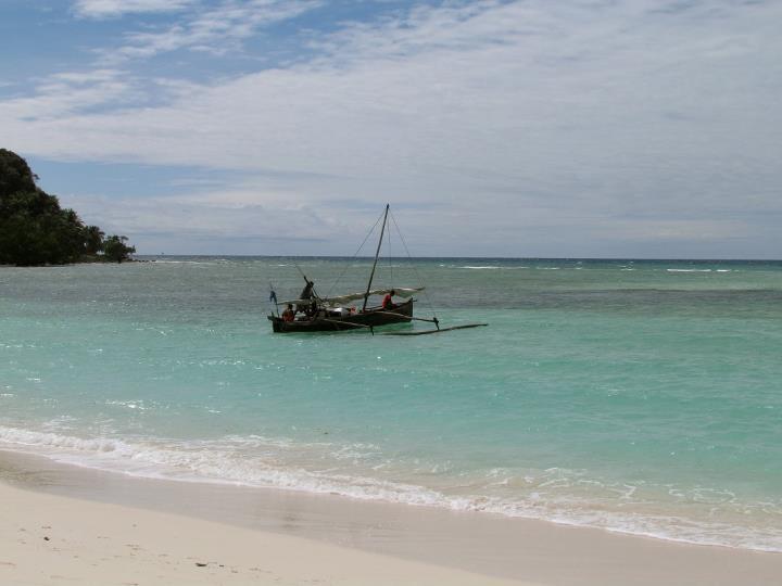 Ene bo voyaz : NOSY-BE (Madagascar) par Magali Nirina MARSON (II). Ene bo voyaz : NOSY-BE (Madagascar) par Magali Nirina MARSON (II).