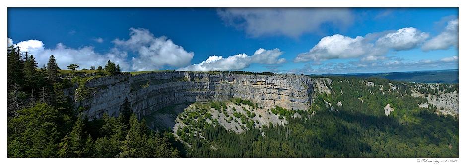 Image panoramique du cirque du Creux-du-Van Variations panoramiques autour du Creux-du-Van
