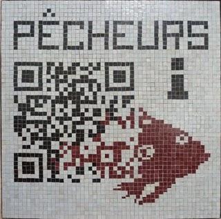 QR Code en mosaïque au marché des pêcheurs de Saint Raphaël