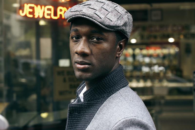 Aloe Blacc La balade d’Aloe Blacc dans Paris dans son nouveau clip