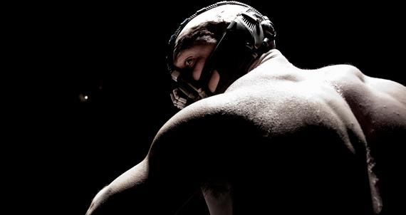 The Dark Knight Rises: costume de Bane en images