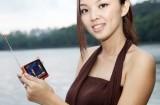 Iaiwai AW890 HK Summer Babe Out With AW890 Handeheld TV 3 160x105 Iaiwai AW890