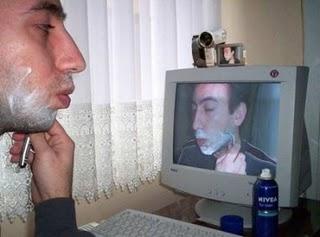 J'utilise les réseaux sociaux mais chut! J'utilise les réseaux sociaux mais chut!