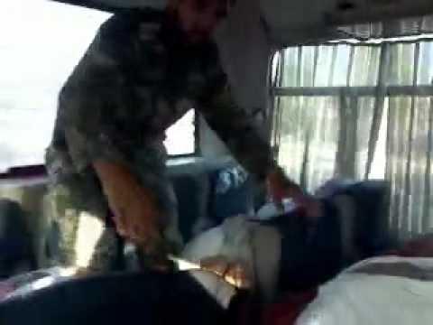 Humiliation et sauvagerie contre les contestataires en Syrie Image de prévisualisation YouTube