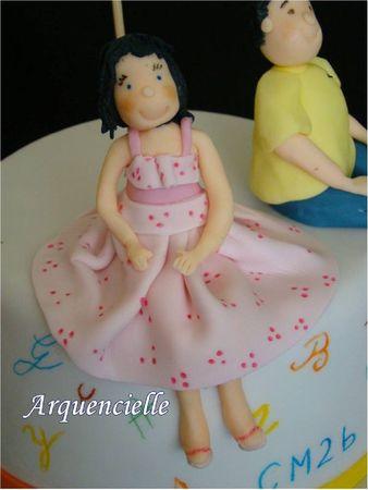 Gâteau école / collège pour la classe de ma grande fée. Déco Pâte à sucre. Gâteau école, collège modelage petite fille