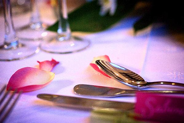 table-mariage-petale.jpg
