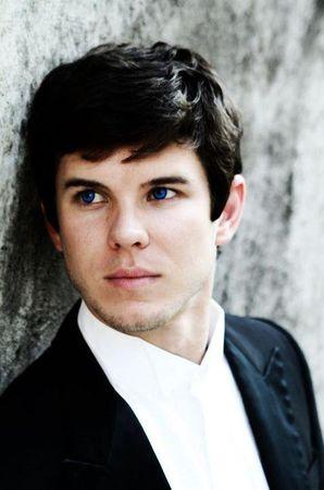 Les 1ères photos de la bande annonce du livre Clockwork Prince (suite) will_clockwork_prince_la_cit__des_t_n_bres_les_chasseurs_d_ombres