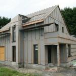 chantier La construction en ossature bois offre de multiples avantages