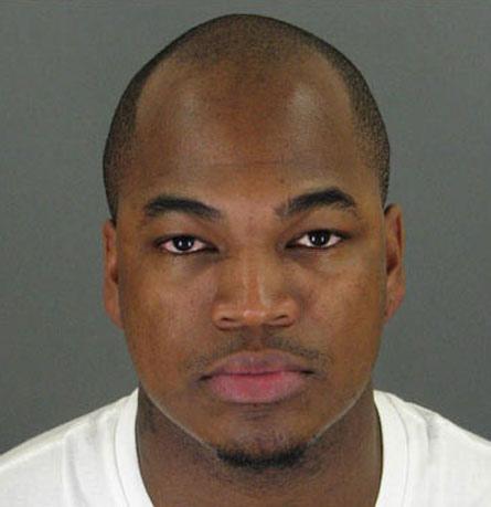 Ne-Yo arrêté Ne-Yo arrêté